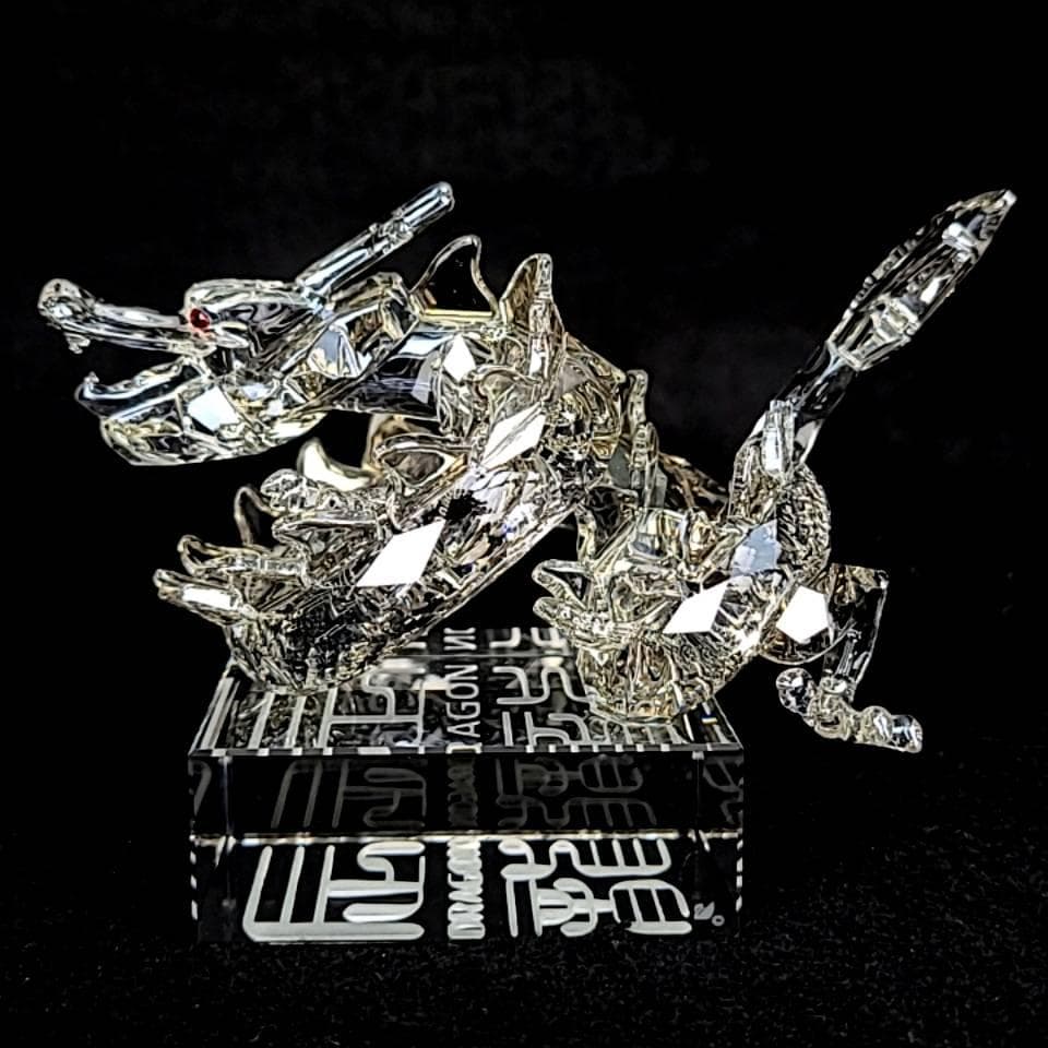 ◆未使用級◆スワロフスキー　龍　ドラゴン　2012年限定　置物　箱つき　辰