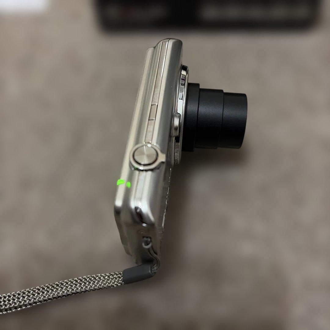 CASIO EXILIM EX-Z770 シルバー