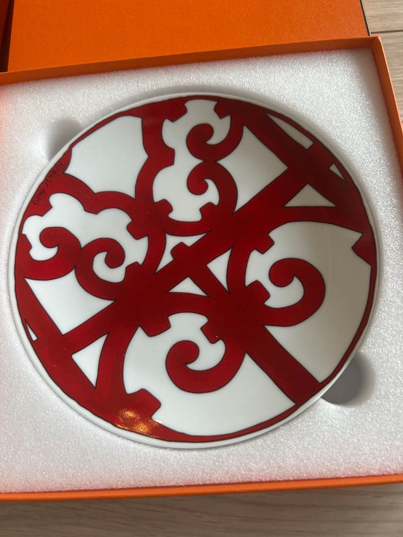 未使用　HERMES 赤白 陶磁器皿