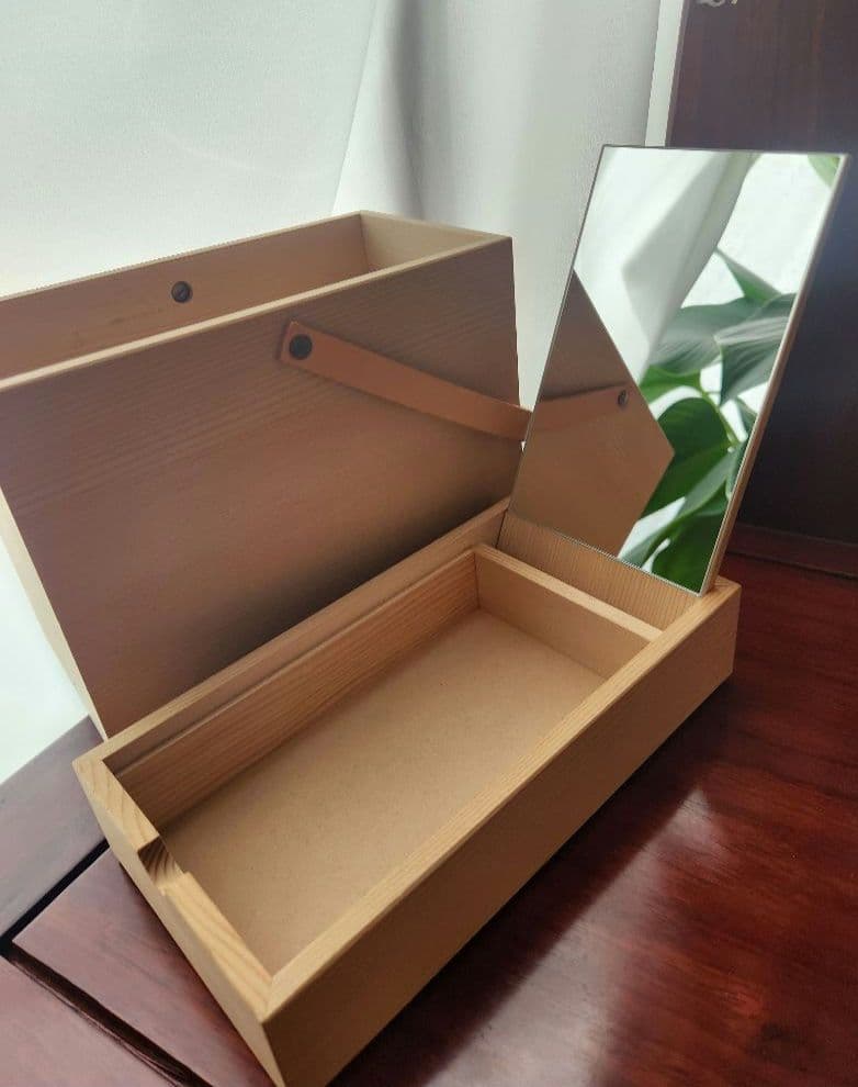 北欧暮らしの道具店 「道具も気持ちも整うメイクボックス」　②