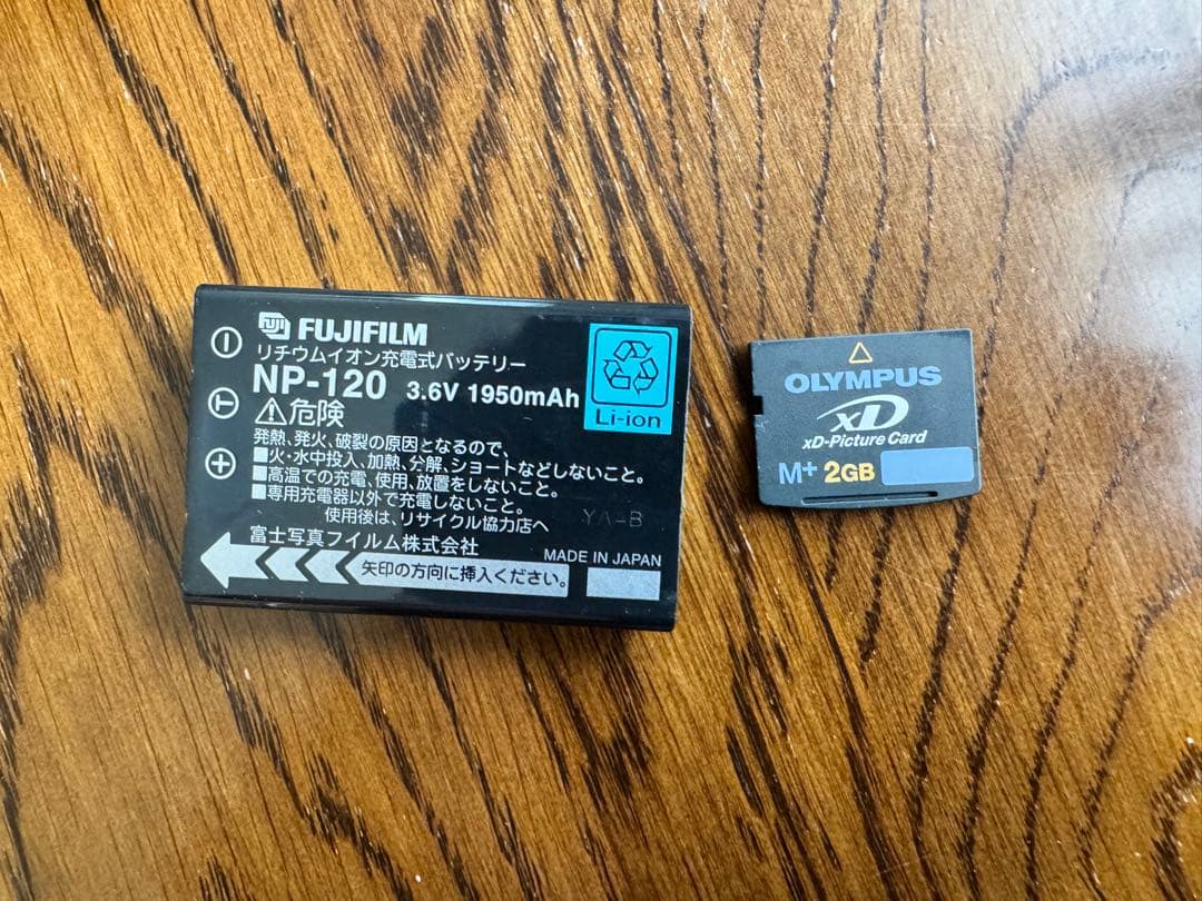 Fujifilm FinePix F11 コンパクトデジタルカメラ