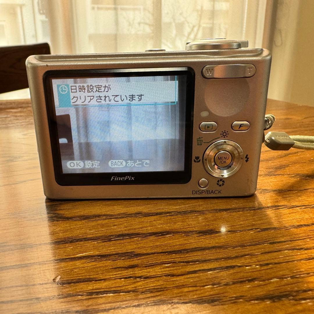 Fujifilm FinePix F11 コンパクトデジタルカメラ