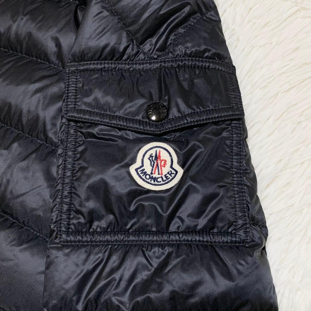 【未使用に近い】モンクレール ライトダウン AGAY ロゴワッペン ブラック0