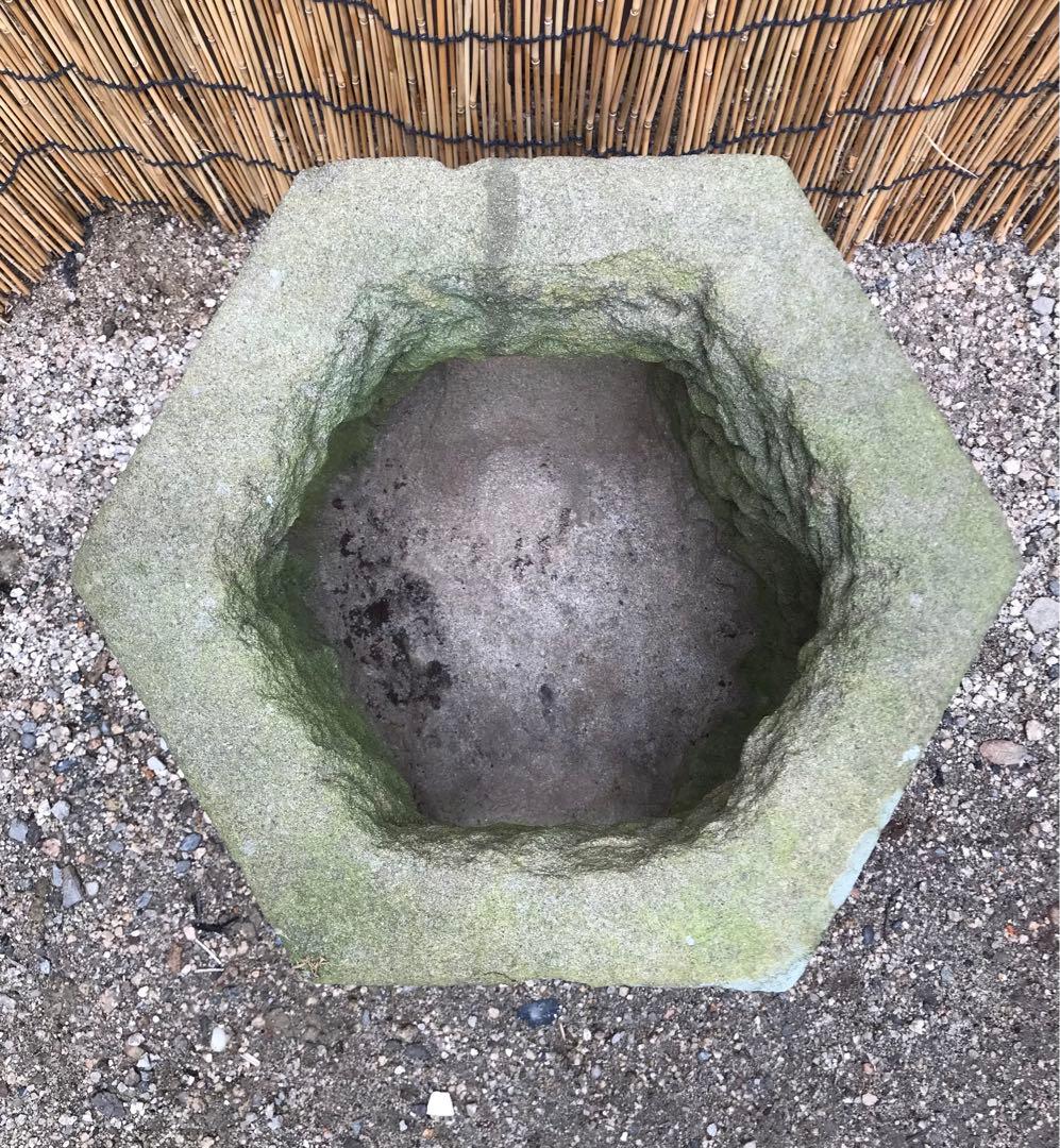【天然石・古い石の特大火袋・日本庭園・オブジェ・オーナメント・飾り石】庭石箱庭