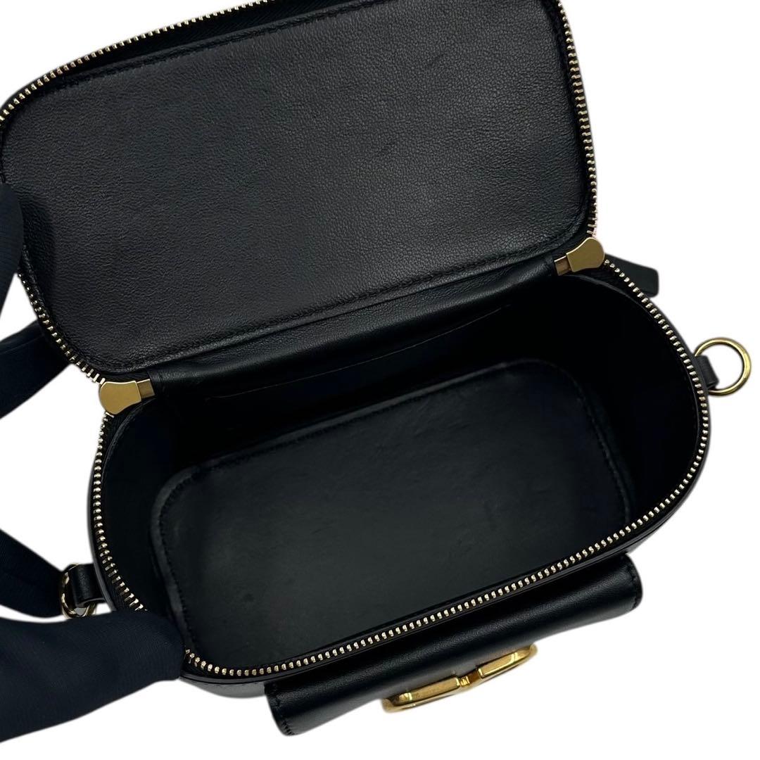 【極上】VALENTINO バニティバッグ 2way Vロゴ レザー レディース