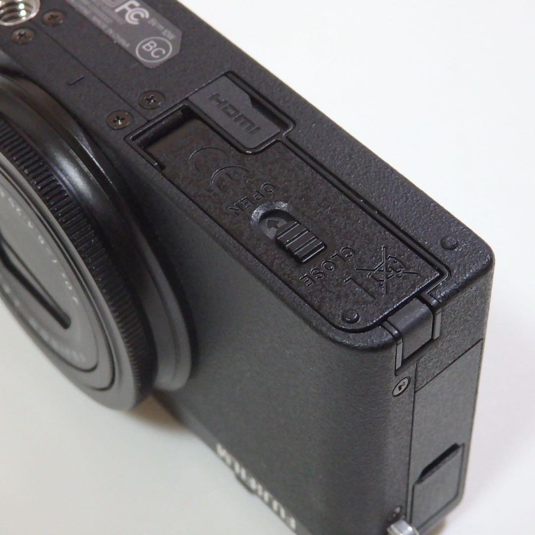 美品　フジフイルム XQ1 ブラック　FUJIFILM
