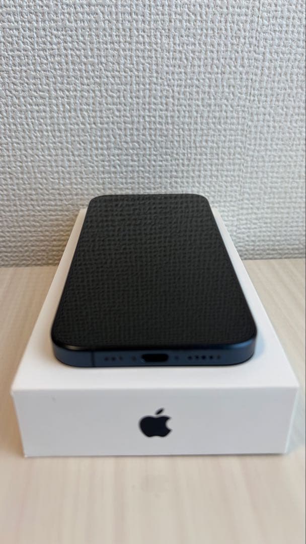 ち*け様 【美品】iPhone15Pro256GBブルーチタニウム88%