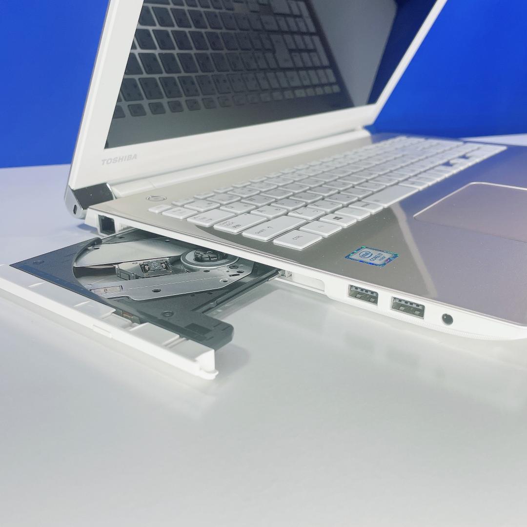 Corei7✨爆速SSD/ブルーレイ✨Windows11/ゴールド/ノートPC