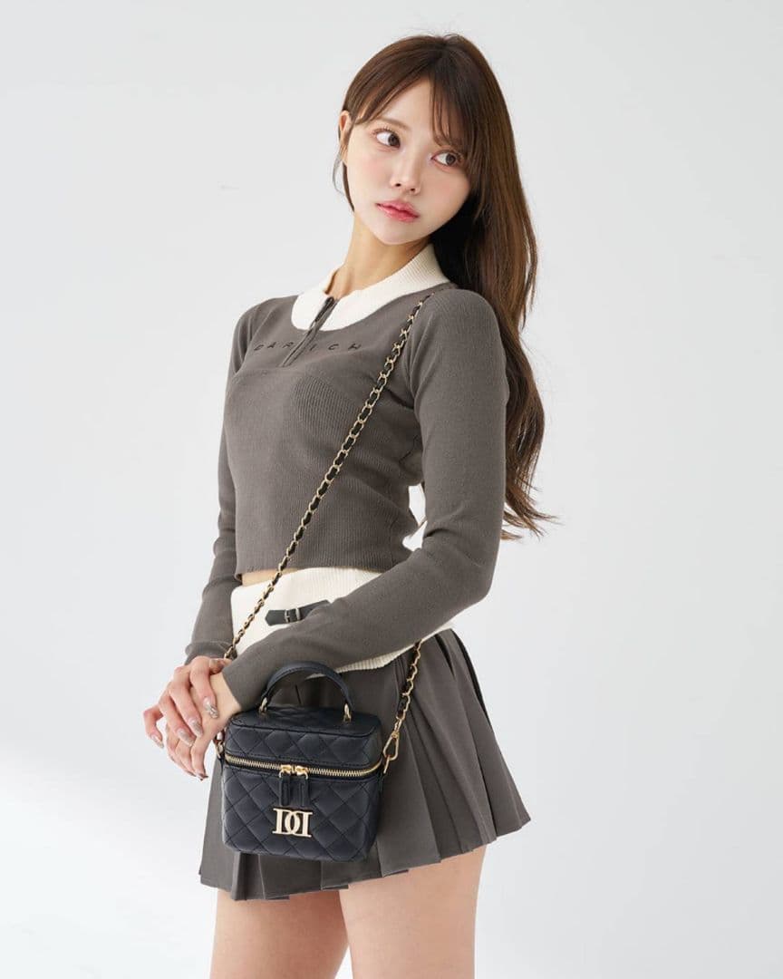 ダーリッチ キルティングスクエアミニバッグ 黒