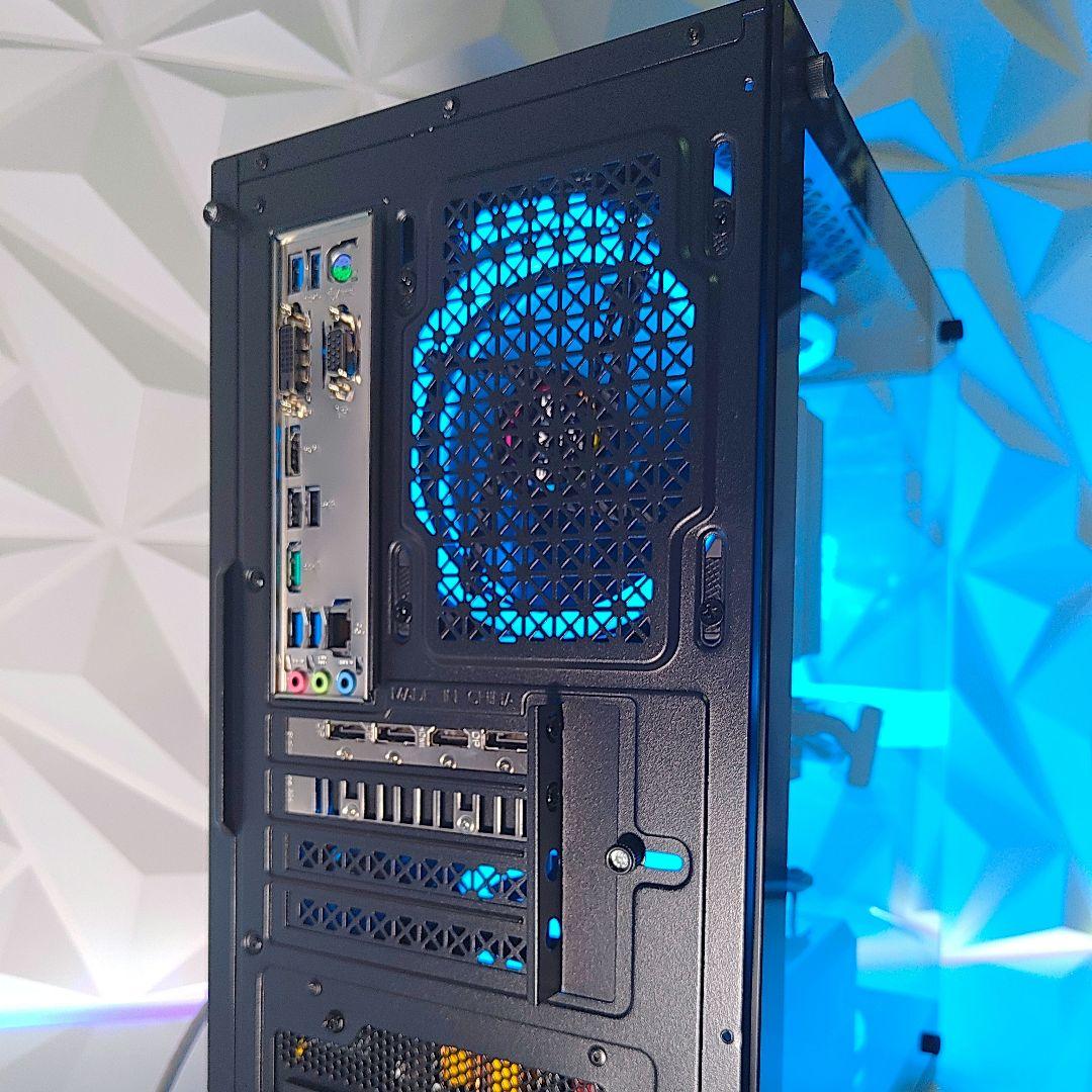 新品【コンパクトな光るゲーミングPC】デスクトップパソコン／ブラック 黒