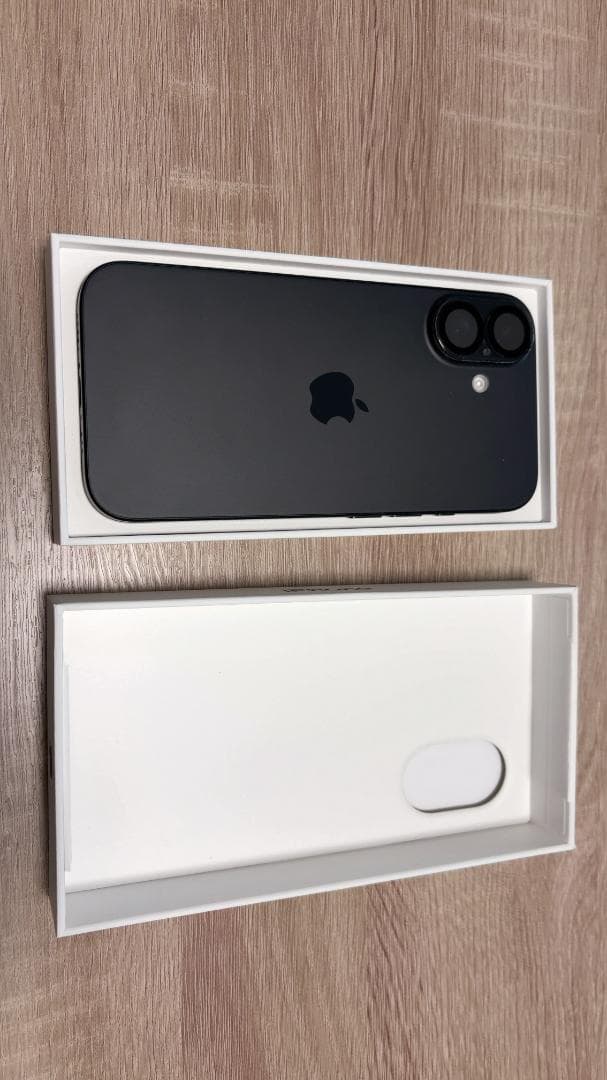 【美品】iPhone 16 128GB ブラック 本体 Apple 送料無料
