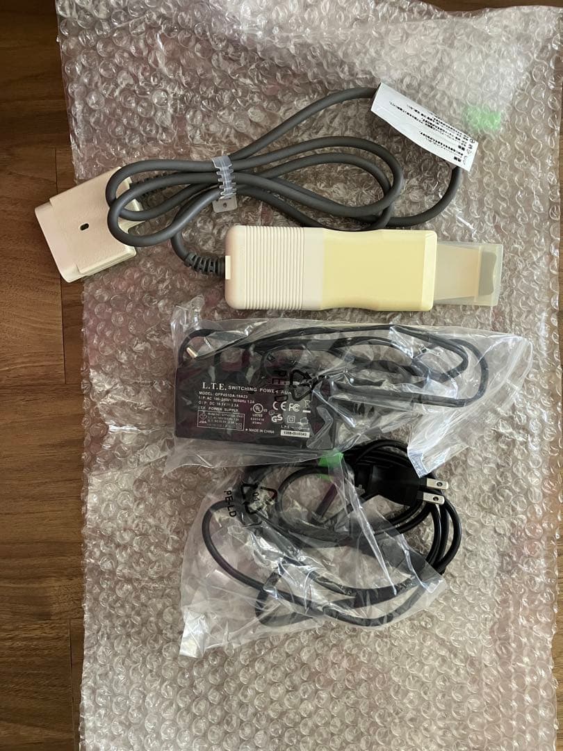 かな　超音波エステ美顔洗浄機器セルベスターS