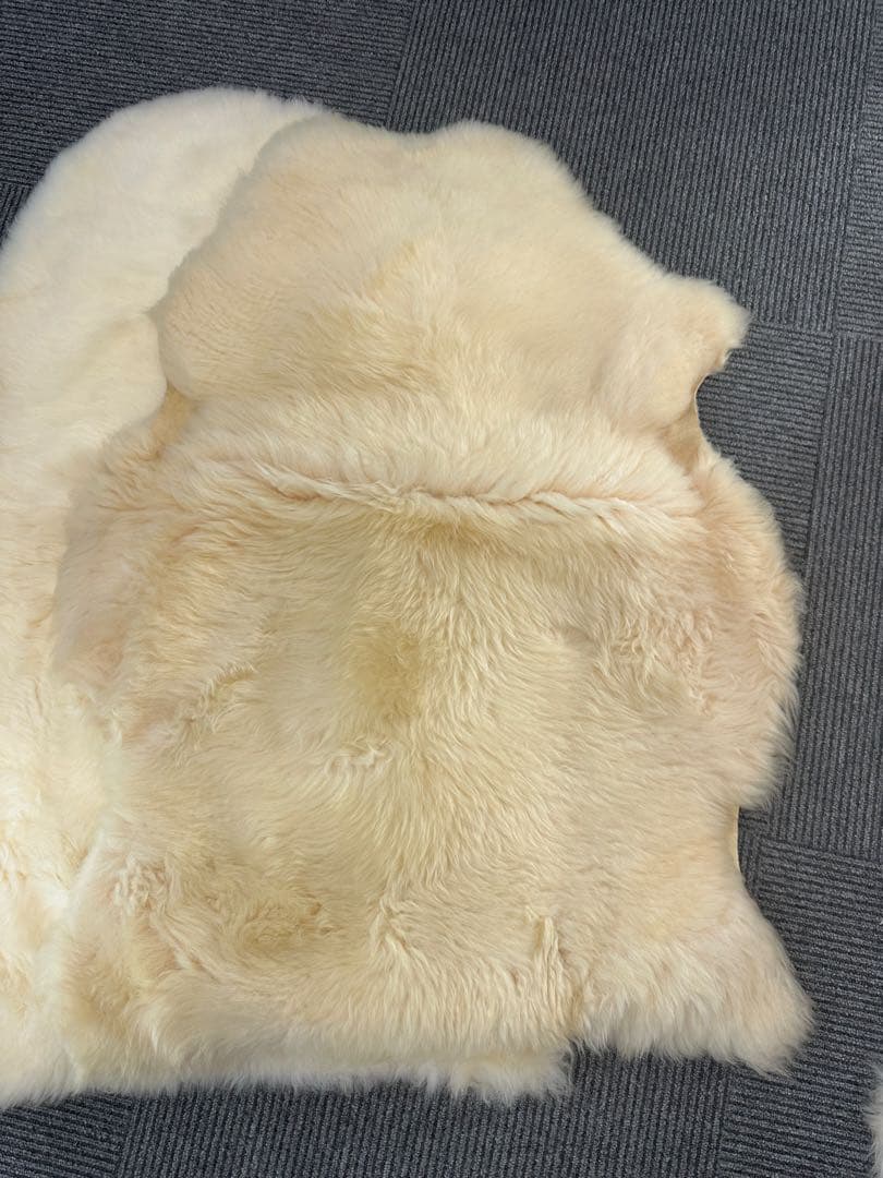 本物羊毛のラグ 約100cm x 60cm 4枚セット