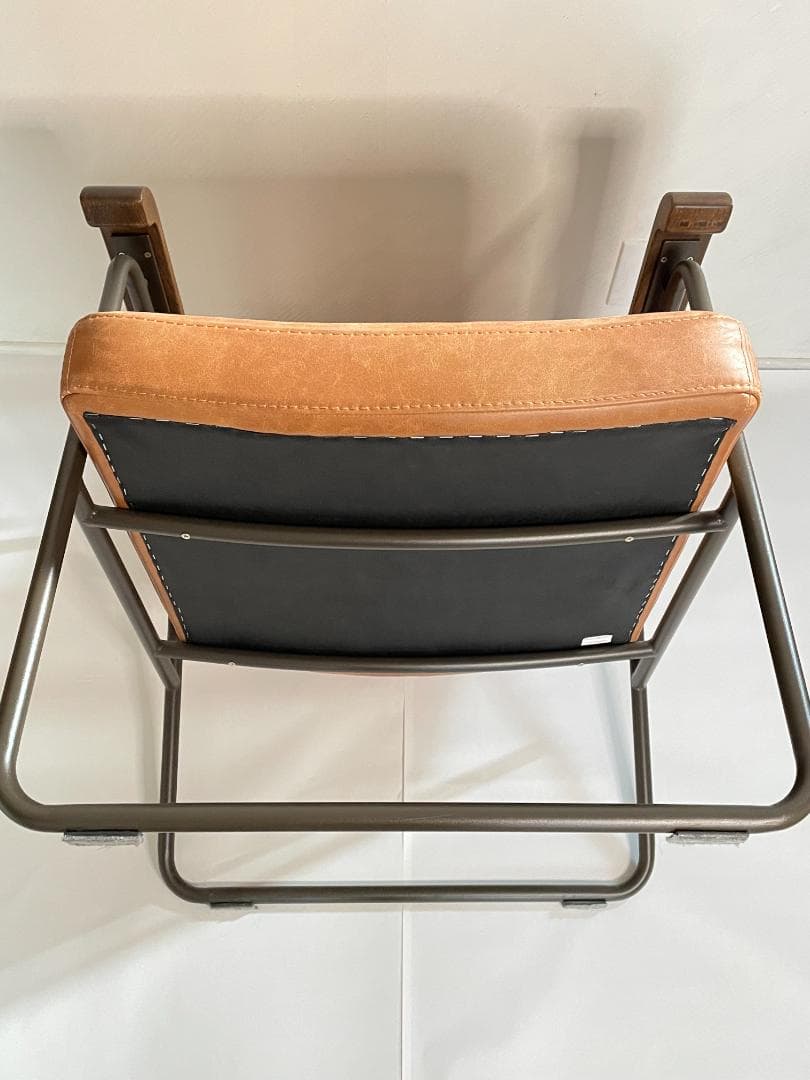 キャップ　1人掛けソファ　リサイクルレザー　木製