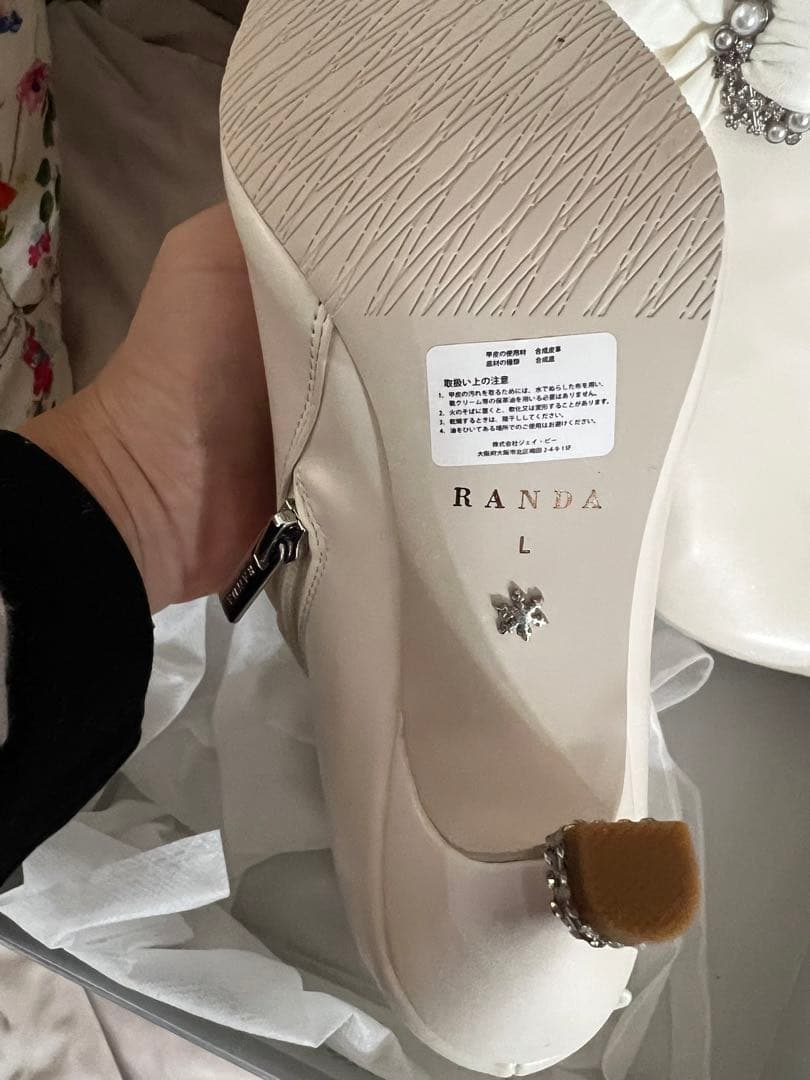 RANDA ホワイト ショートブーツ　L 箱付き
