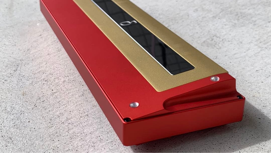 自作キーボード　delta50% レッド