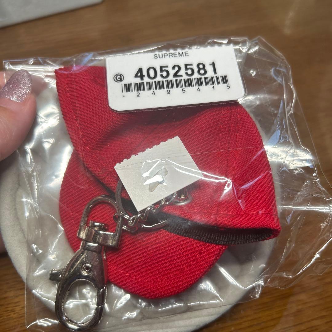 Supreme 赤 キャップ キーホルダー 4