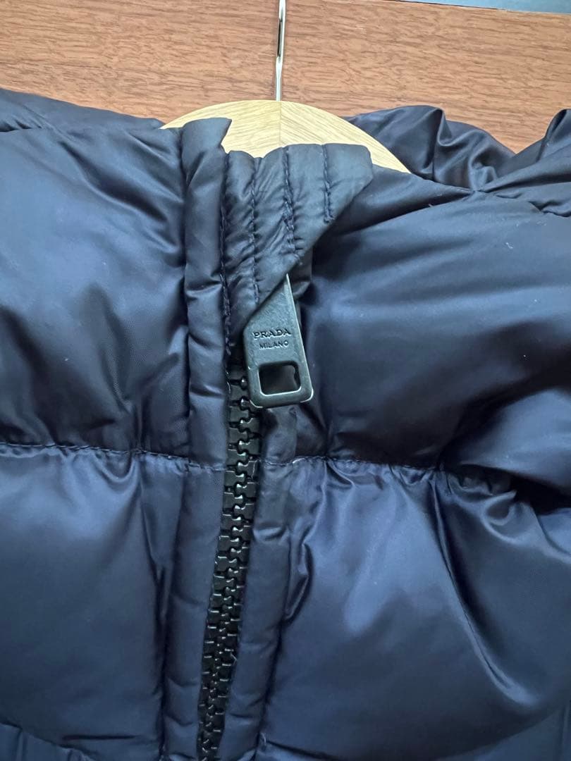 PRADA フード付きダウンジャケット ネイビー