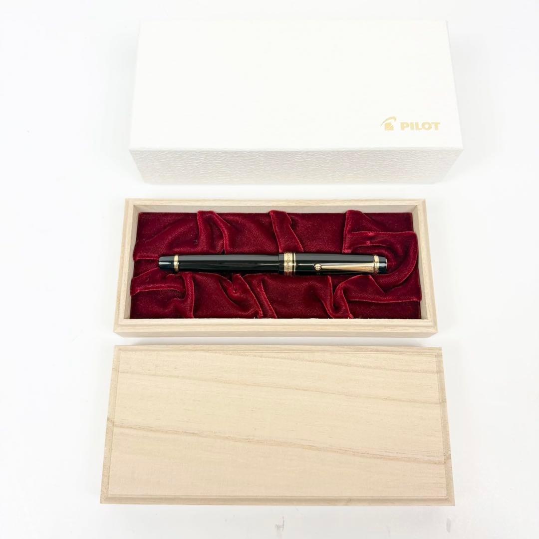 美品 PILOT パイロット 漆 カスタム 845 ペン先18K 万年筆