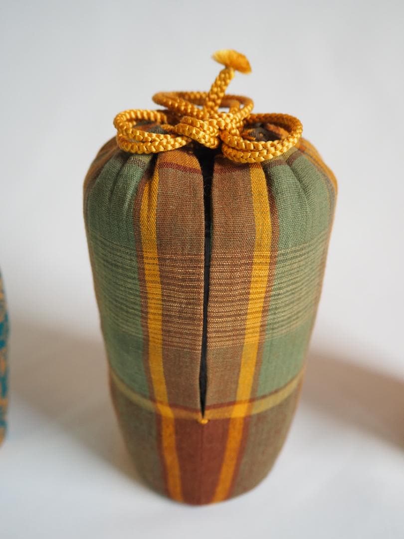 表千家堀内宗完12代兼中斎御書付『瀬戸肩衝茶入』松古窯4代目佐久間勝山造（共箱）