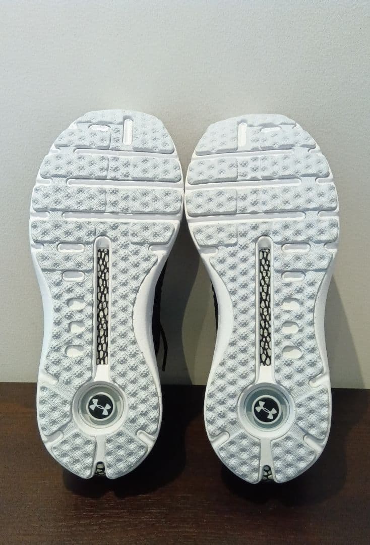 [新品]UNDER ARMOUR HOVR Phantom RN 27.5cm