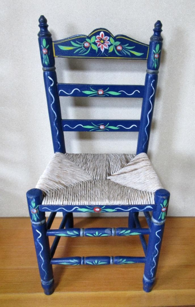 スペイン アンダルシア家具［フラメンコ椅子］色：濃い目のインクブルー　柄：手描き