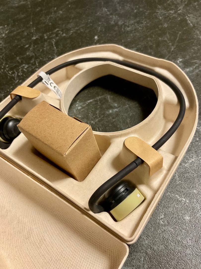 nura GO オンイヤースピーカー ブラック