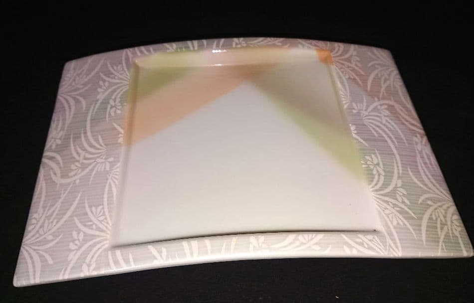 ♥高級皿・【美濃焼 ・名作良峰作】♥花柄・銀彩ラメ浮かし銀彩ウエーブデザイン4皿