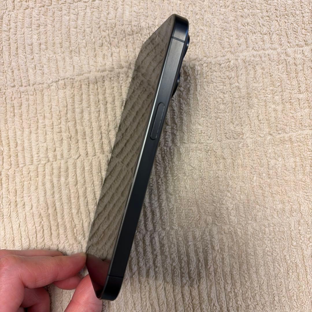 【美品 SIMフリー】iPhone15Pro 256GB ブラックチタニウム
