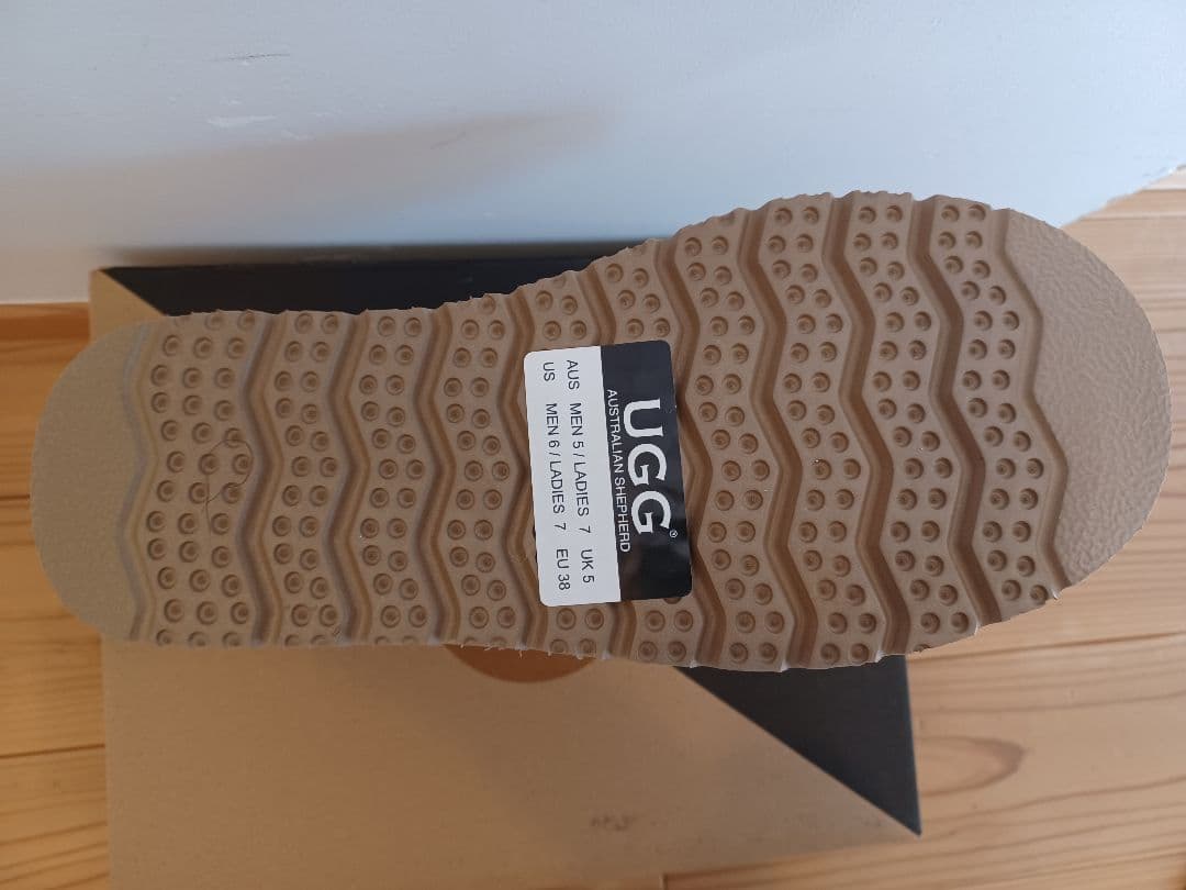 【新品未使用】UGG オーストラリアンシェパード　ショートブーツ