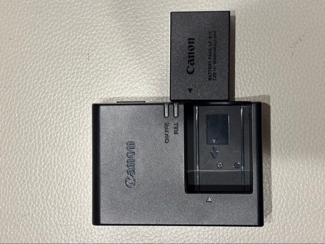 Canon EOS Kiss X10 デジタル一眼レフカメラ