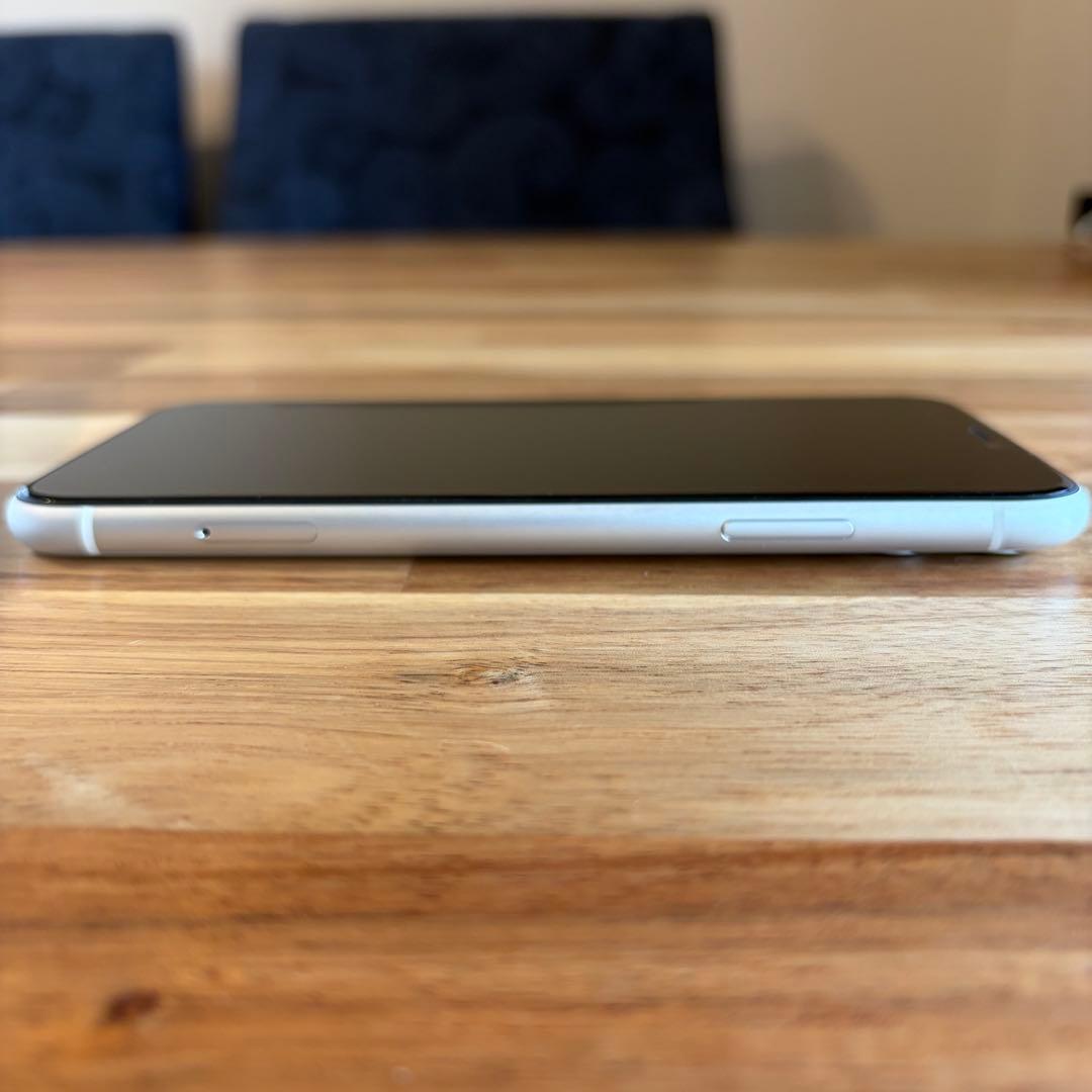 iphone11（ホワイト128GB） ※simフリー・箱あり