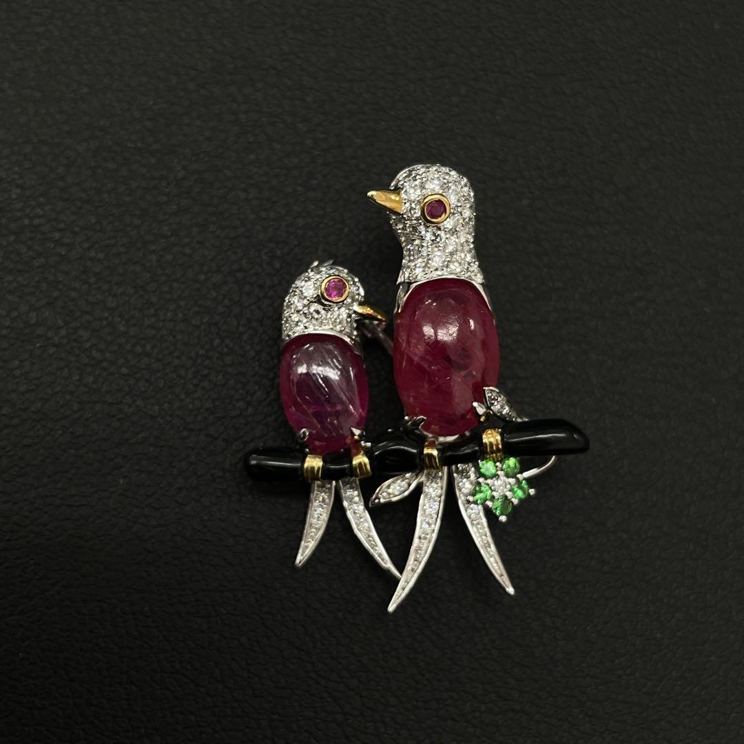 750 ルビーとダイヤモンドのブローチ
