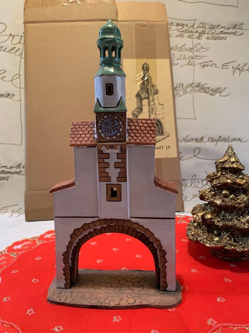 ドイツ製　置物　レアな未使用品の陶器の時計台の置物！これ一つで街並み完成！
