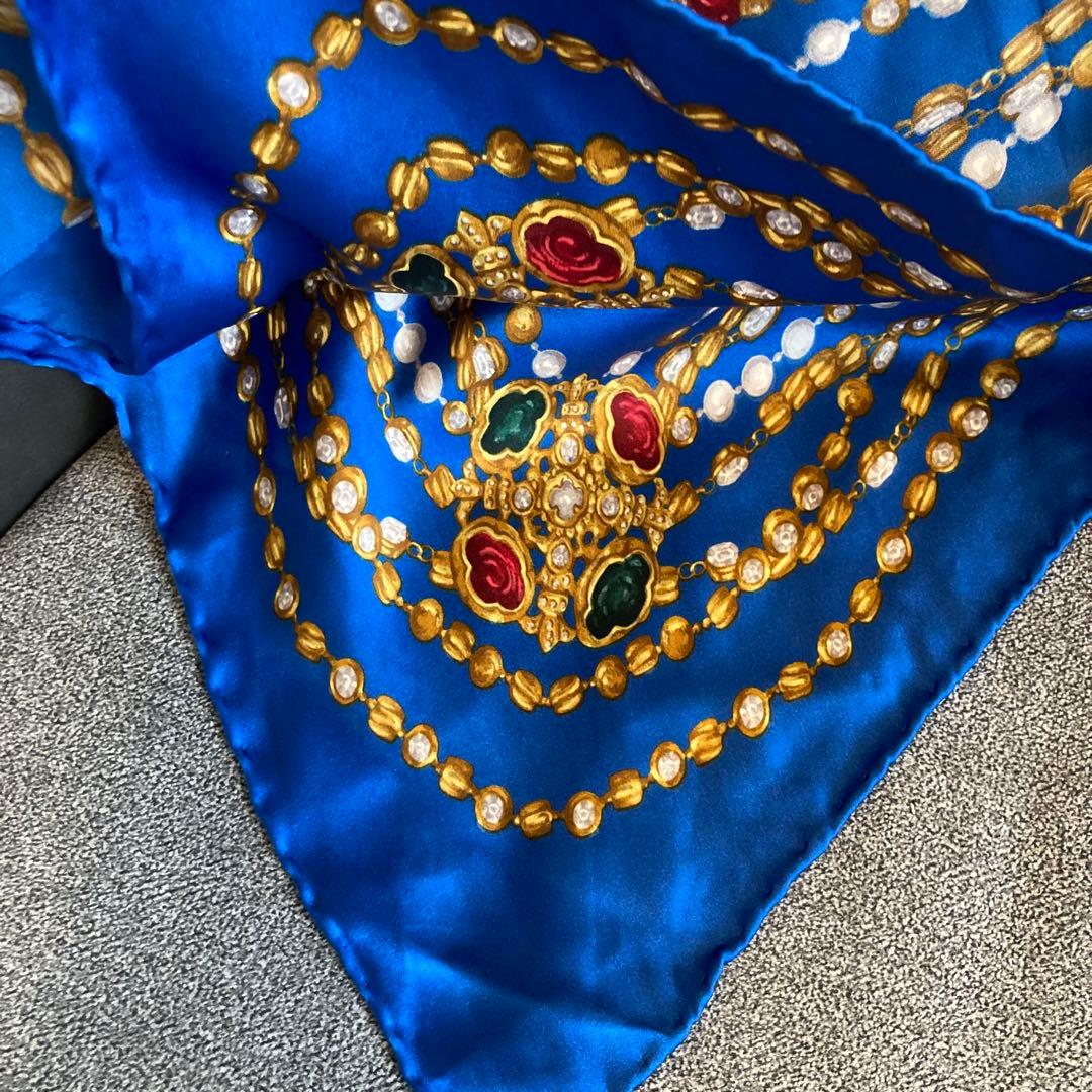 CHANEL シャネル チェーン 宝石柄 スカーフ ブルー