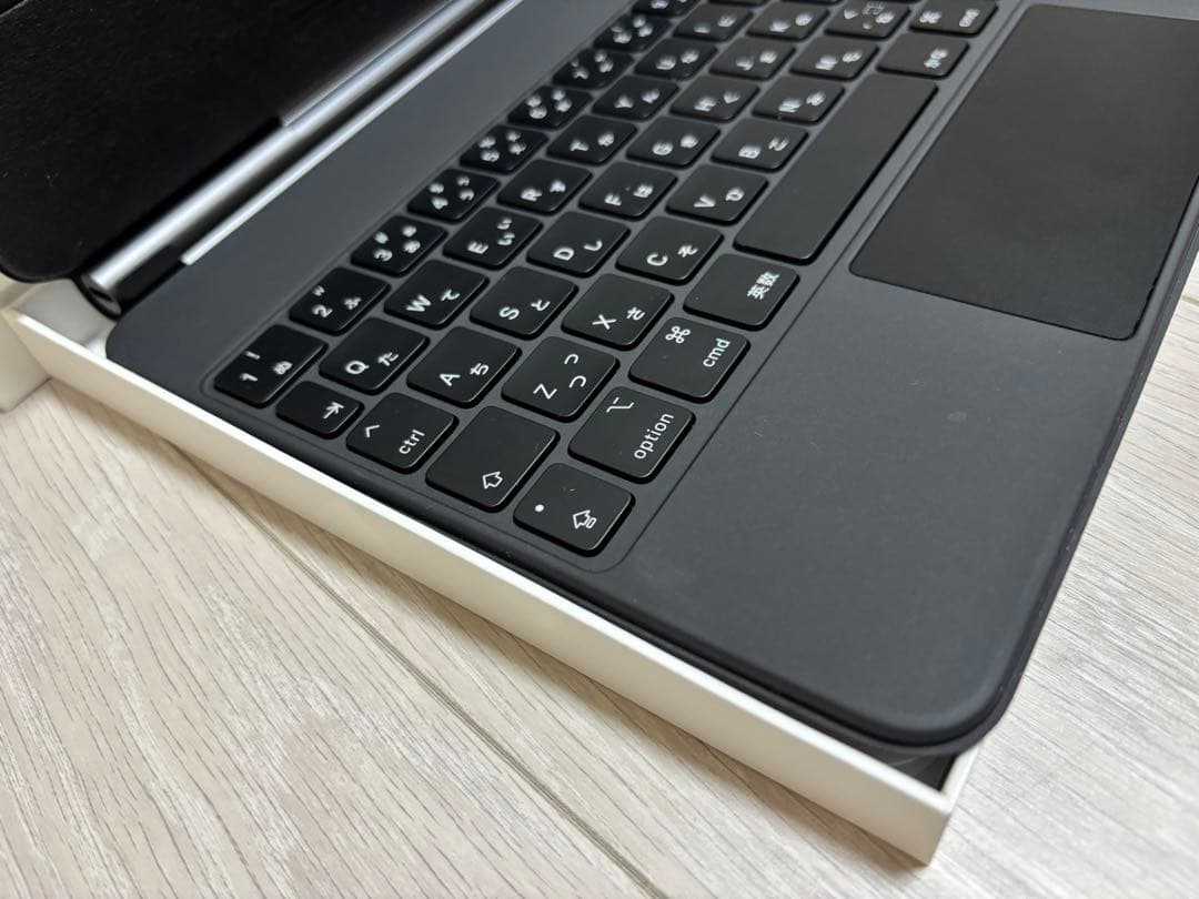 iPad 11インチ用 Magic Keyboard MXQT2J 日本語