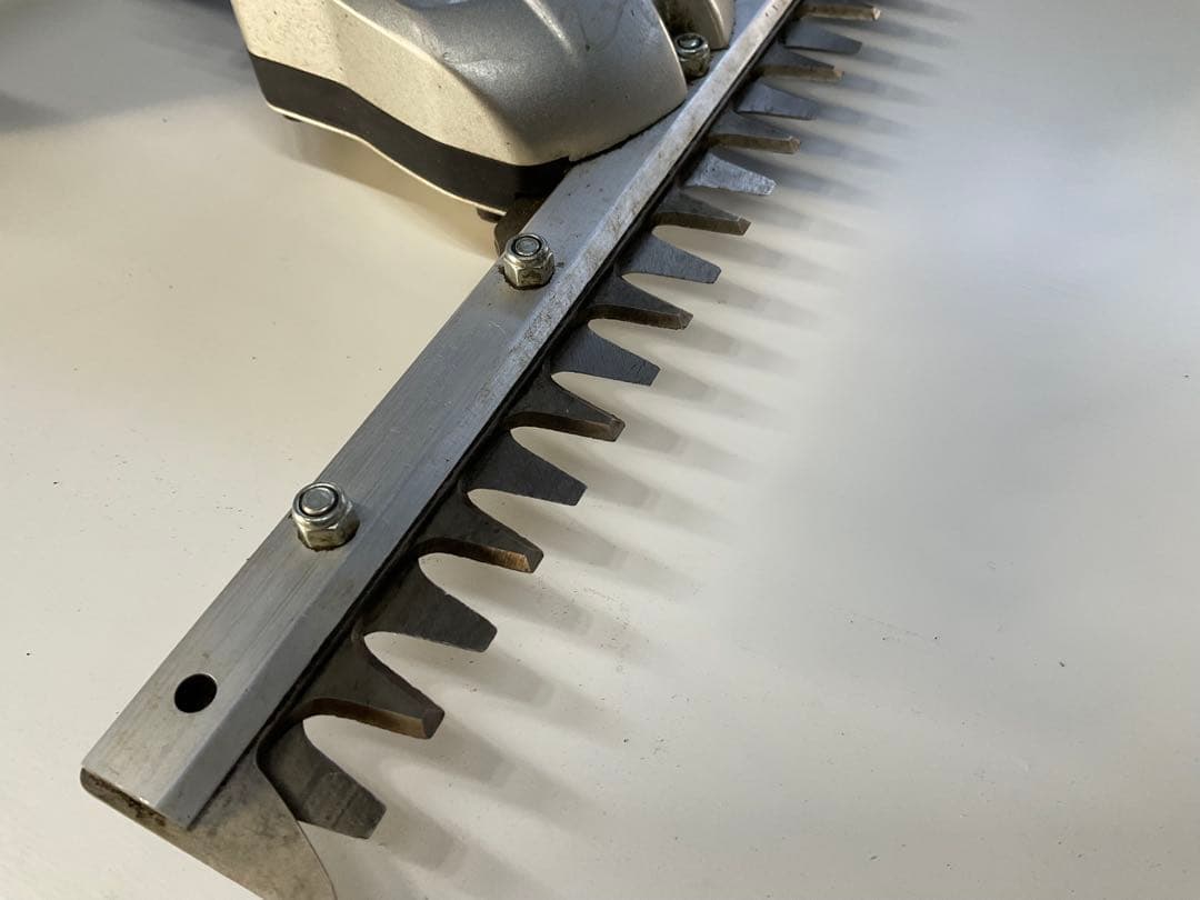 makita EM242AMP 芝刈り機