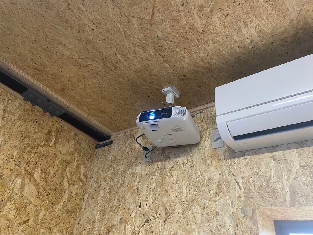 EPSON EB-FH54 プロジェクター 本体