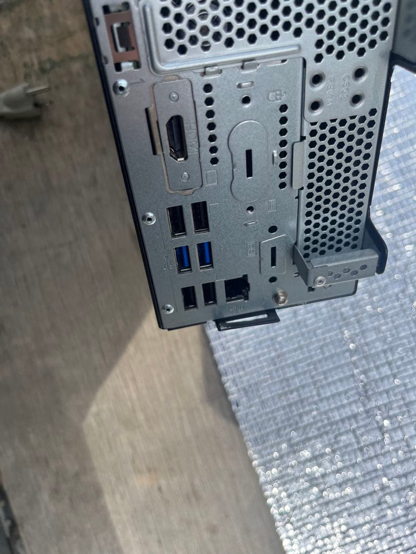 ジャンク　FUJITSU ESPRIMO D7012/LX i7 2023年製