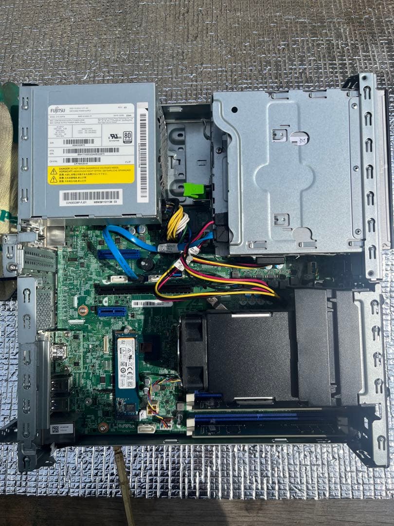 ジャンク　FUJITSU ESPRIMO D7012/LX i7 2023年製