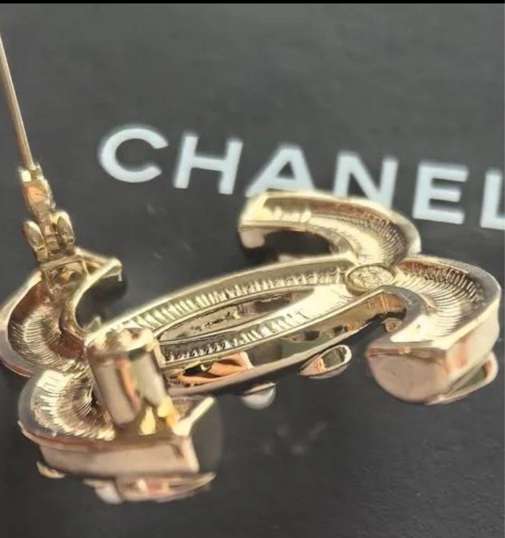 CHANEL CCロゴ ブローチ ゴールド ピンク　レシートなどの付属品あり