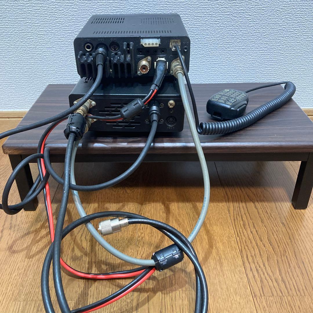 ICOM IC-7000M(トランシーバー)+AT-180(アンテナチューナー)