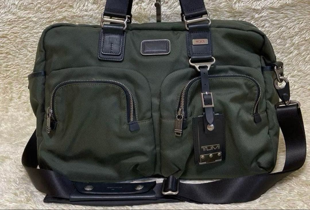 TUMI オリーブグリーン ビジネスバッグ（一度使っただけ）