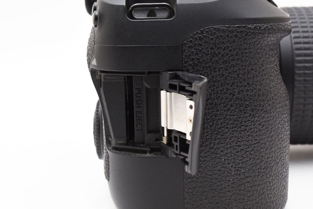 保証付き/デジタル一眼レフカメラ Canon EOS 6D Mark II