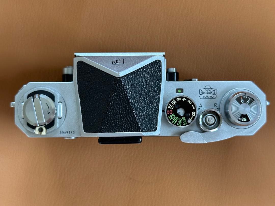 Nikon F アイレベル ボディ（前期型 ）、レンズ35mm 、135mm