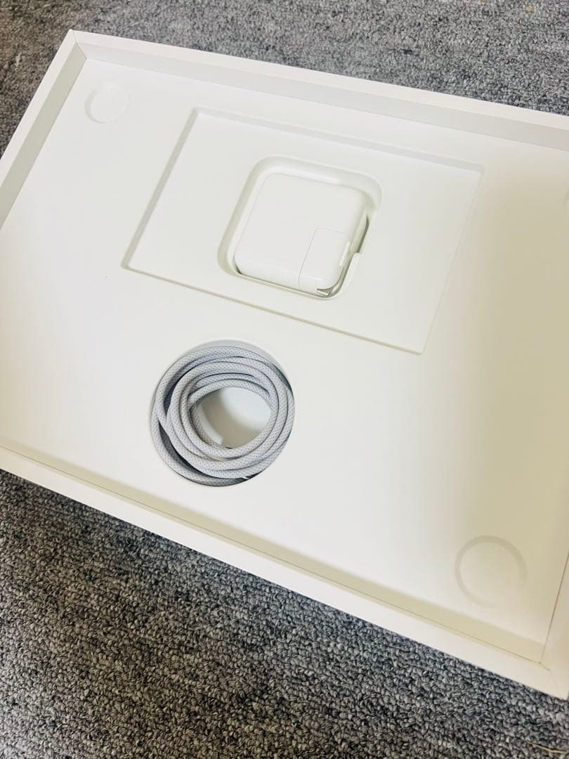 Macbook Air M2 13インチ 8GB 256GB