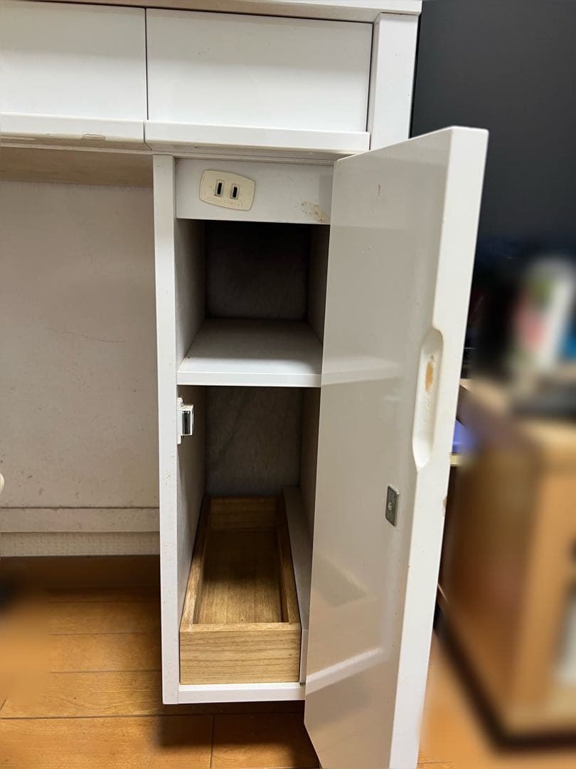 8/31まで出品✳️ニトリ✳️NITORIホワイトドレッサー・円形ミラー付き　鏡台①