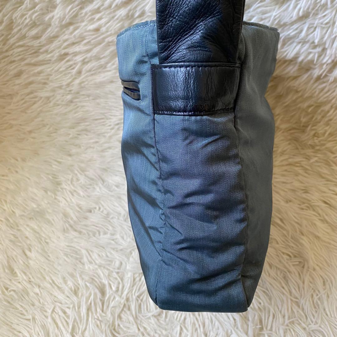 ロエベ ショルダーバック レザー