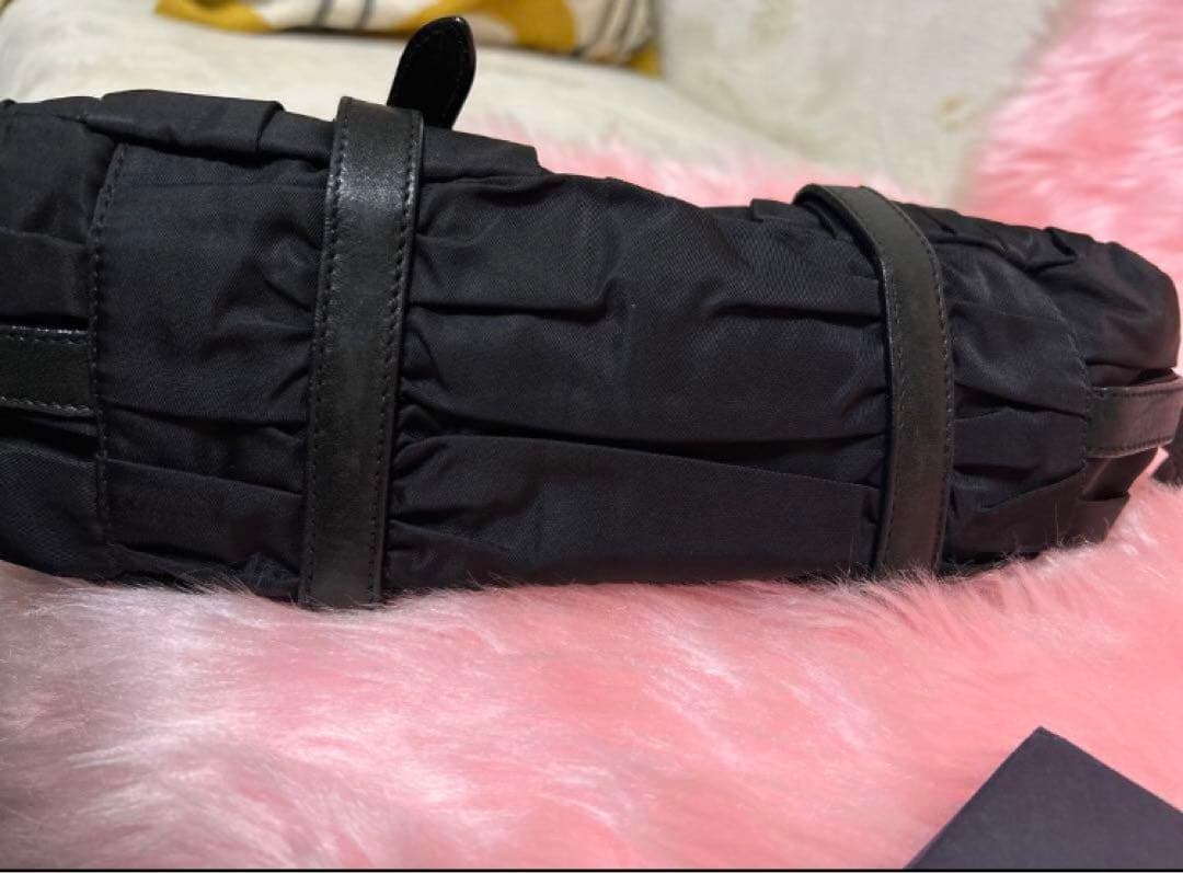 【美品】PRADA 黒 ナイロン フリルバッグ
