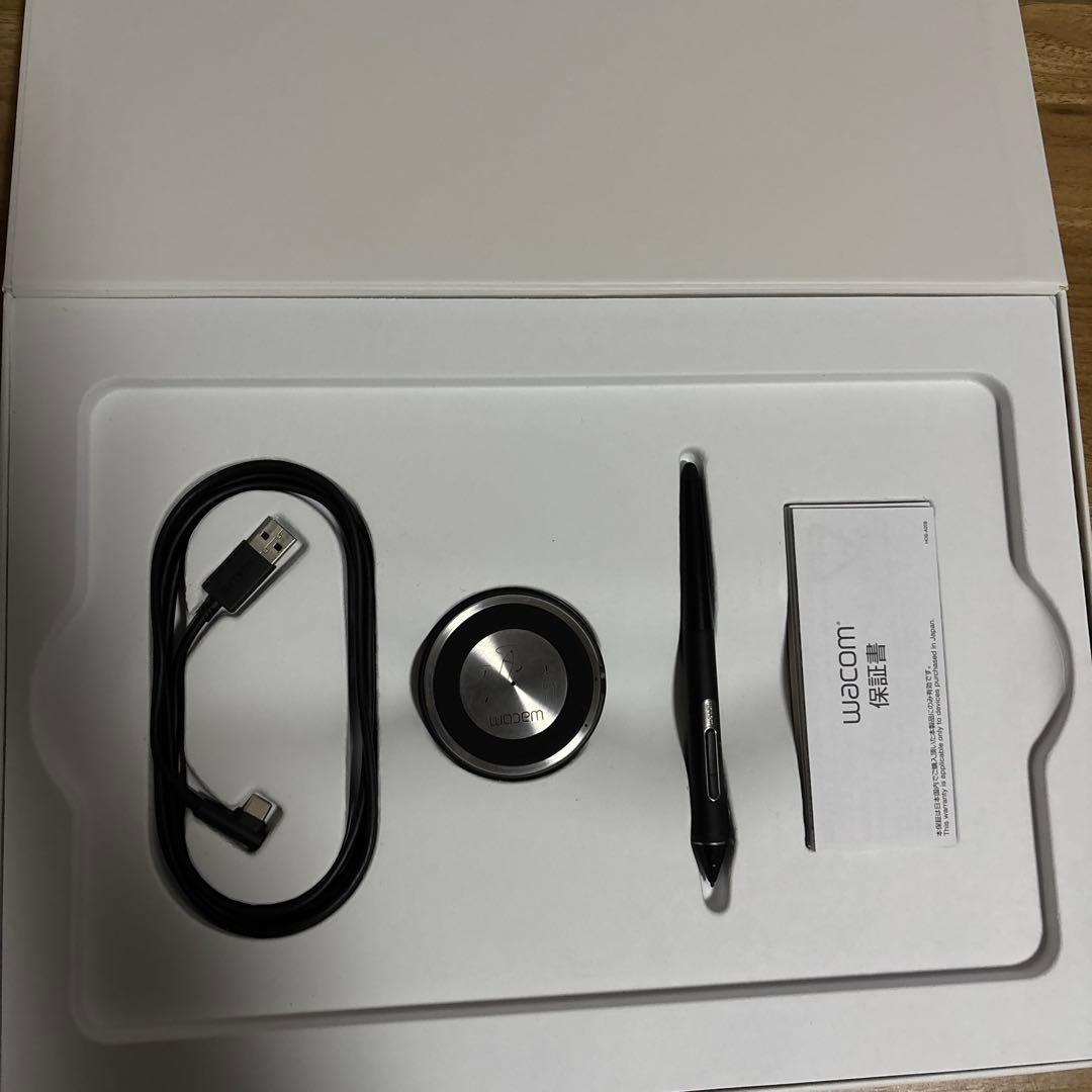 Wacom Intuos Pro Mサイズペンタブレット 本体